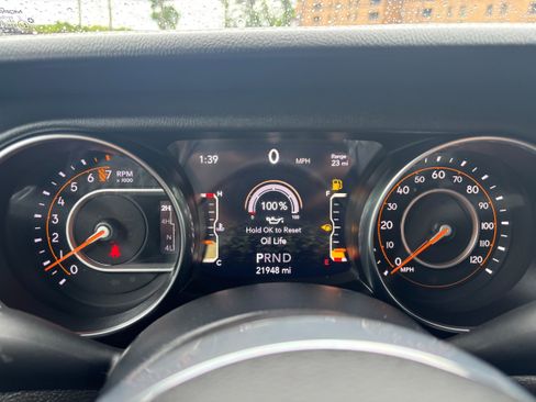 Used 2022 Jeep Wrangler Unlimited Sahara w/ Cold Weather Group AWD/4WD image 16