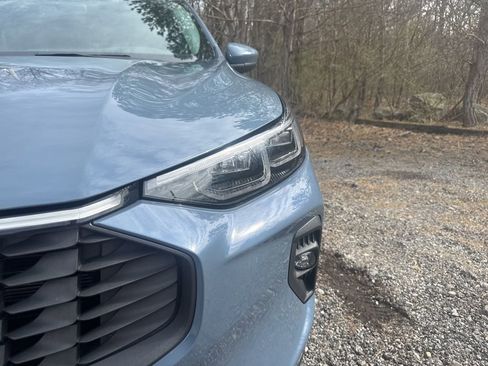 Used 2025 Ford Escape Platinum image 3