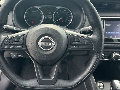 New 2025 Nissan Kicks Play S image 22