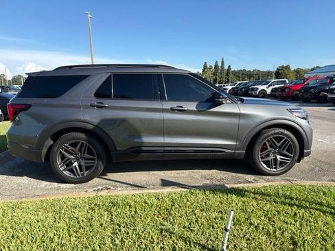 Used 2025 Ford Explorer ST w/ Sun And Sound Package RWD image 4