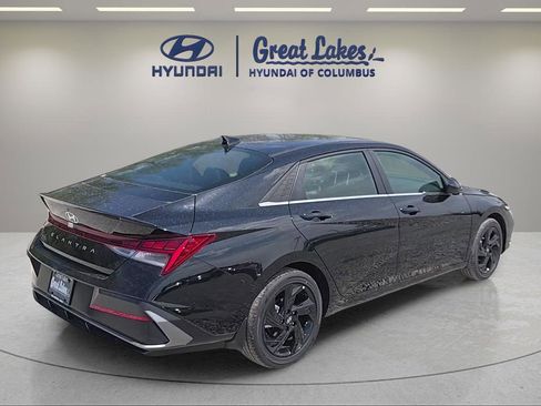 New 2026 Hyundai Elantra SEL Sport Premium FWD image 5