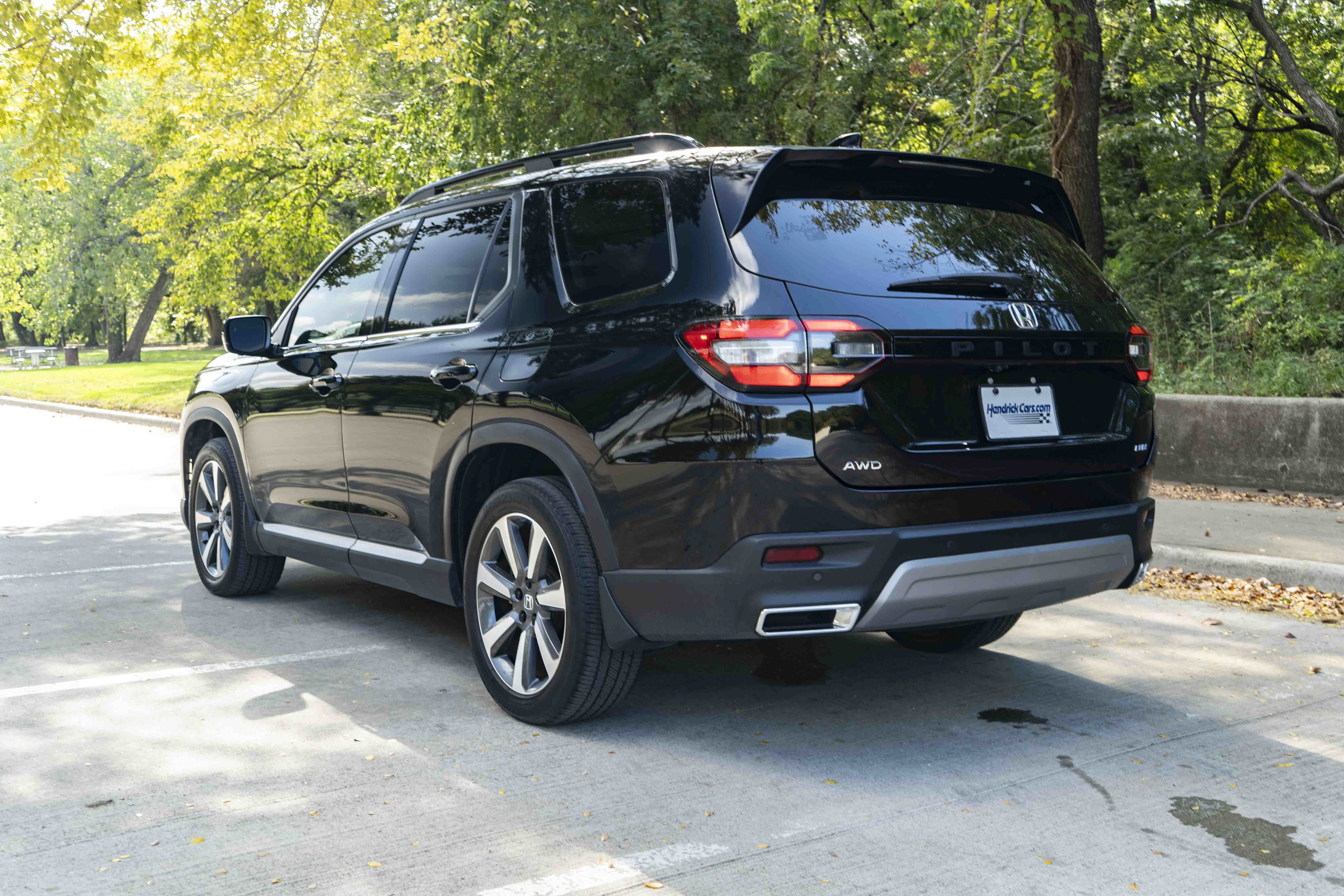 Used 2025 Honda Pilot Elite image 8