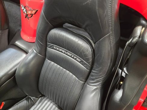 Used 2001 Chevrolet Corvette Convertible w/ Preferred Equipment Group2 image 21