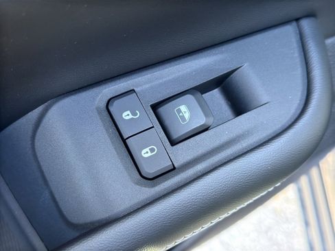 New 2025 Jeep Grand Cherokee Altitude AWD/4WD image 29