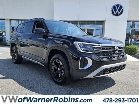 New 2026 Volkswagen Atlas Peak Edition image 1