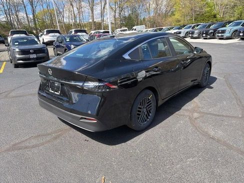 Used 2025 Nissan Sentra SV w/ All-Weather Package FWD image 9