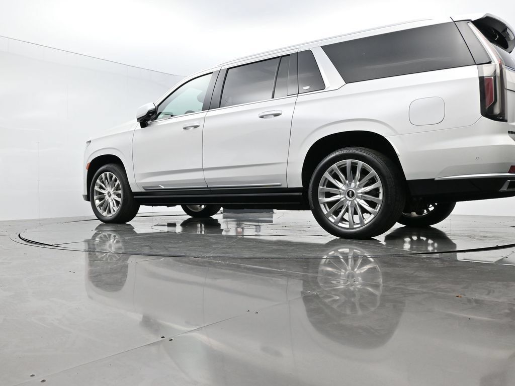 Used 2022 Cadillac Escalade ESV Premium Luxury w/ Performance Package AWD/4WD image 53