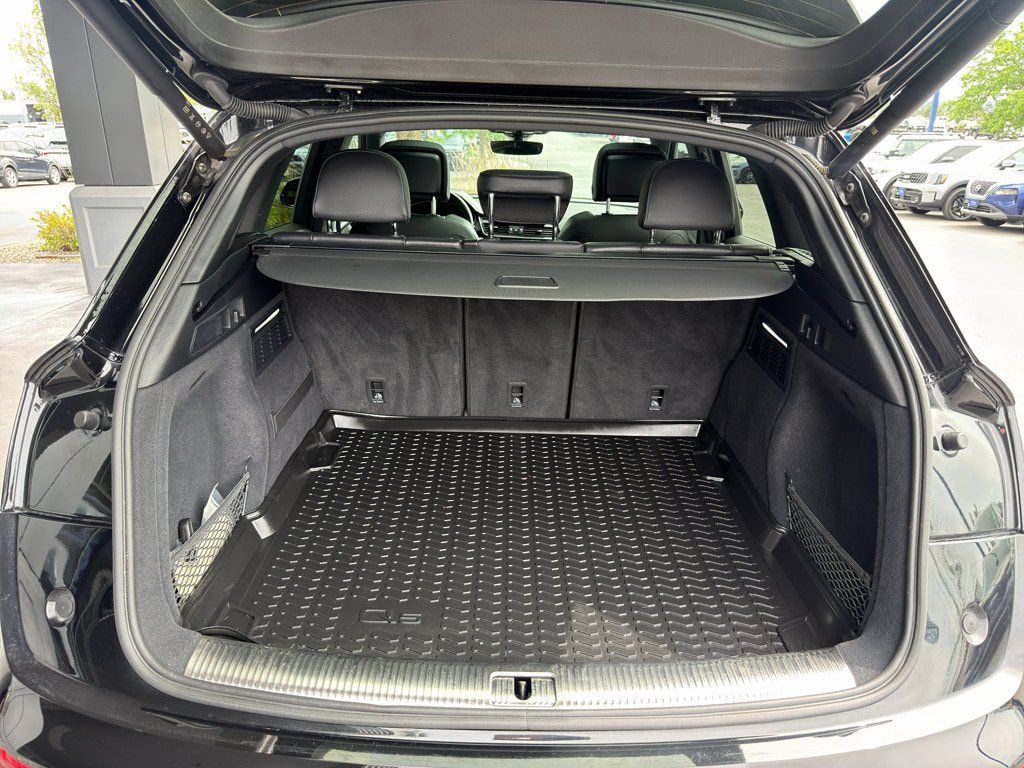 Used 2025 Audi SQ5 Premium Plus AWD/4WD image 17