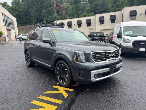 Used 2024 Kia Telluride SX Prestige AWD/4WD image 3