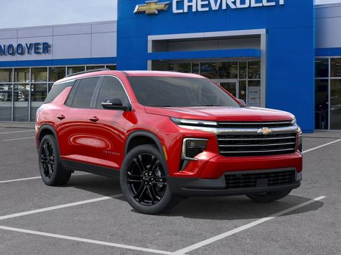 New 2026 Chevrolet Traverse LT w/ Driver Confidence Package AWD/4WD image 31