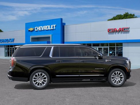 New 2026 GMC Yukon XL Denali w/ Denali Reserve Package image 29