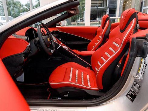 Used 2024 Ferrari Roma Spider image 29