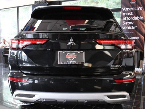 Used 2025 Mitsubishi Outlander SEL AWD/4WD image 14