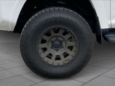 Used 2017 Toyota 4Runner SR5 image 11