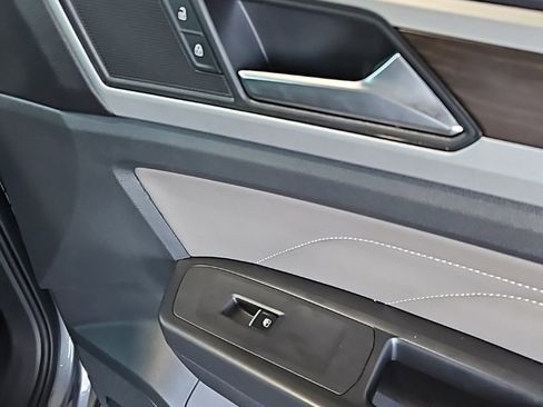 Used 2023 Volkswagen Atlas SE image 12