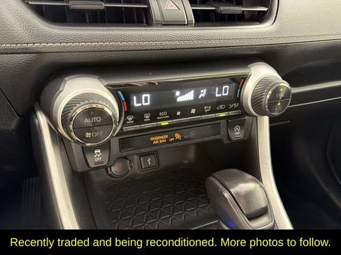 Used 2021 Toyota RAV4 XLE AWD/4WD image 24
