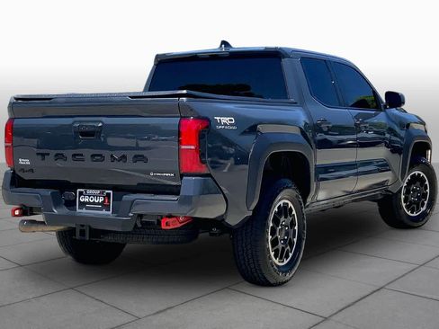 Used 2025 Toyota Tacoma TRD Off-Road AWD/4WD image 13