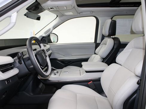 New 2026 Lincoln Navigator Reserve w/ Jet Appearance Package AWD/4WD image 23