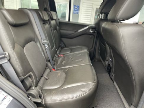 Used 2011 Nissan Pathfinder Silver image 11