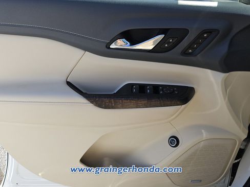 Used 2023 GMC Acadia Denali AWD/4WD image 23