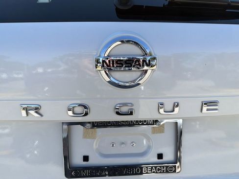 Used 2021 Nissan Rogue SV w/ Premium Package image 10