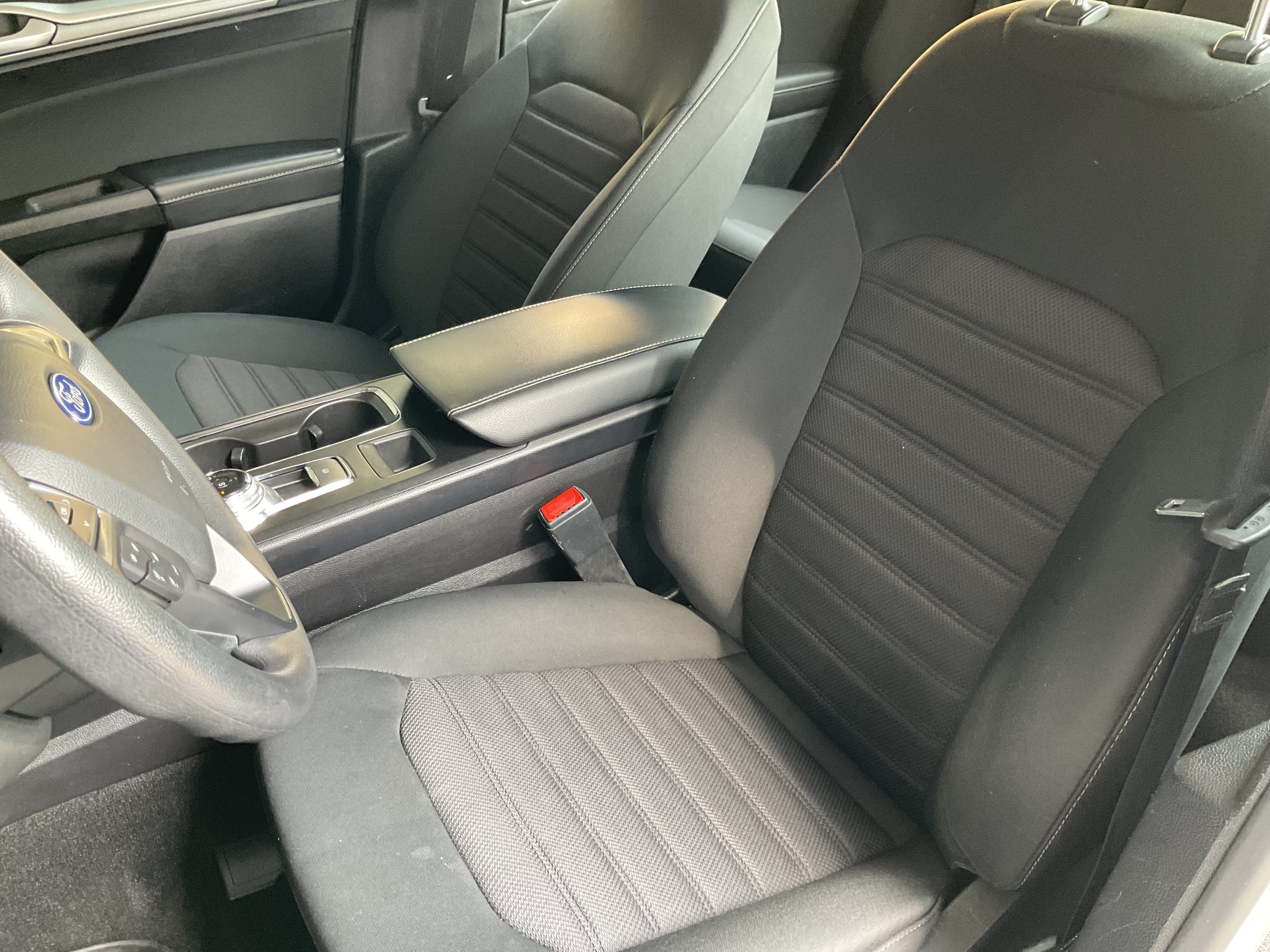 Used 2020 Ford Fusion SE AWD/4WD image 29