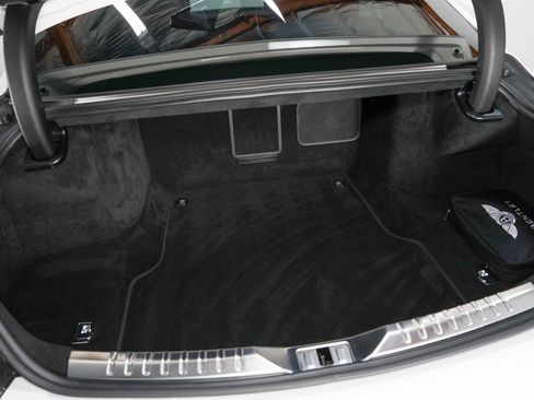 Used 2020 Bentley Flying Spur W12 image 57