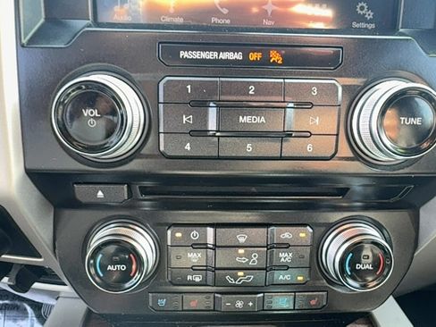 Used 2016 Ford F150 Lariat w/ Equipment Group 502A Luxury AWD/4WD image 25