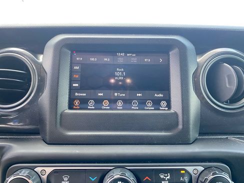 Used 2022 Jeep Wrangler Unlimited Sport AWD/4WD image 21