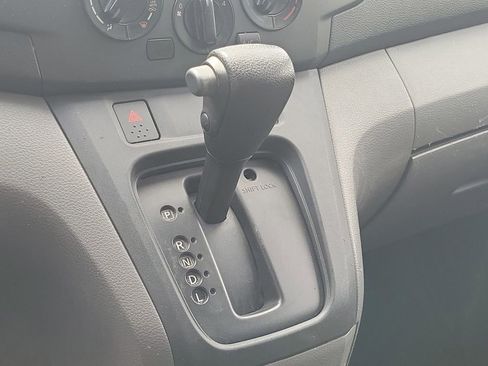 Certified 2018 Nissan NV200 S image 34