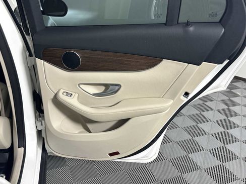 Used 2022 Mercedes-Benz GLC 300 image 23