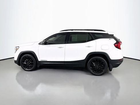 Certified 2024 GMC Terrain SLT w/ Infotainment Package II image 4