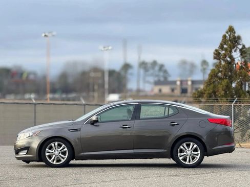 Used 2013 Kia Optima EX w/ Premium Pkg FWD image 8