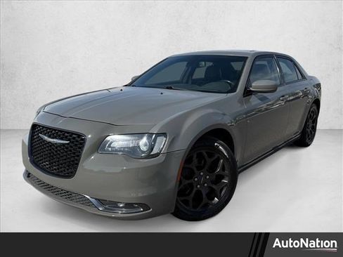 Used 2019 Chrysler 300 S image 1