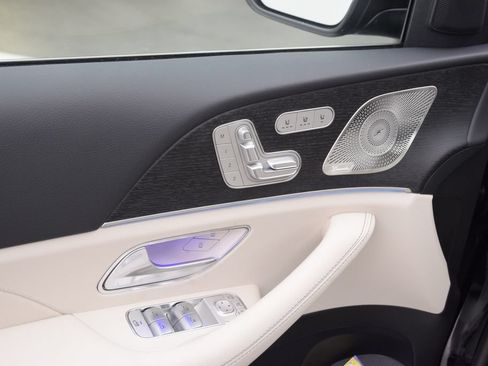 New 2026 Mercedes-Benz GLS 450 4MATIC image 23