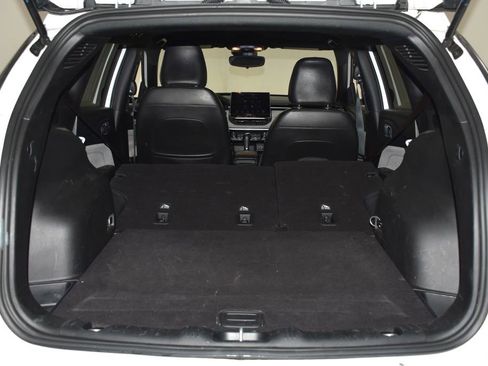 Used 2023 Jeep Compass Latitude image 30