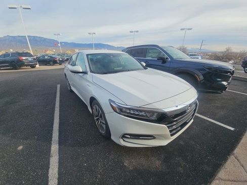 Certified 2020 Honda Accord Hybrid image 2