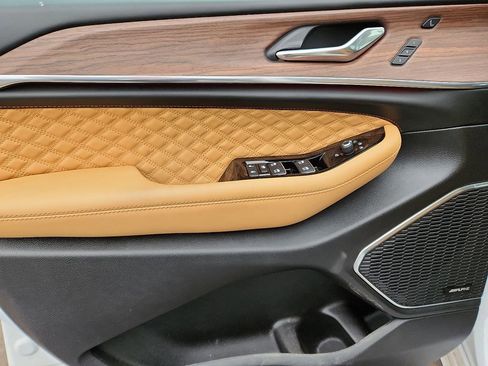 Used 2024 Jeep Grand Cherokee Summit image 10