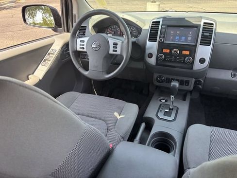 Used 2020 Nissan Frontier SV w/ Midnight Edition Floor Mats AWD/4WD image 14