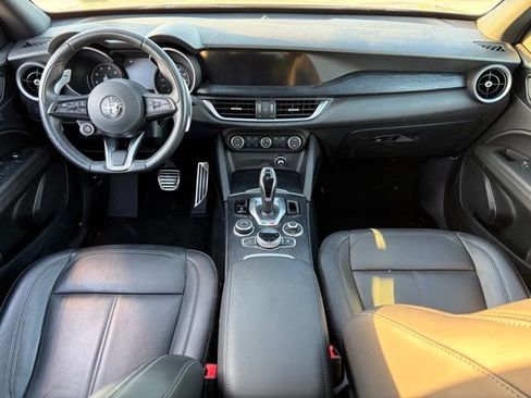 Used 2023 Alfa Romeo Stelvio Sprint image 11