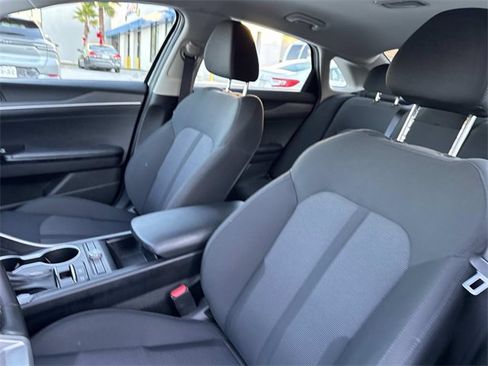 Used 2022 Kia K5 LXS image 16