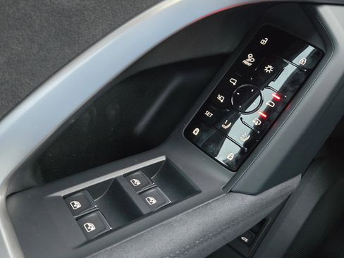 New 2026 Audi SQ5 Premium Plus image 28