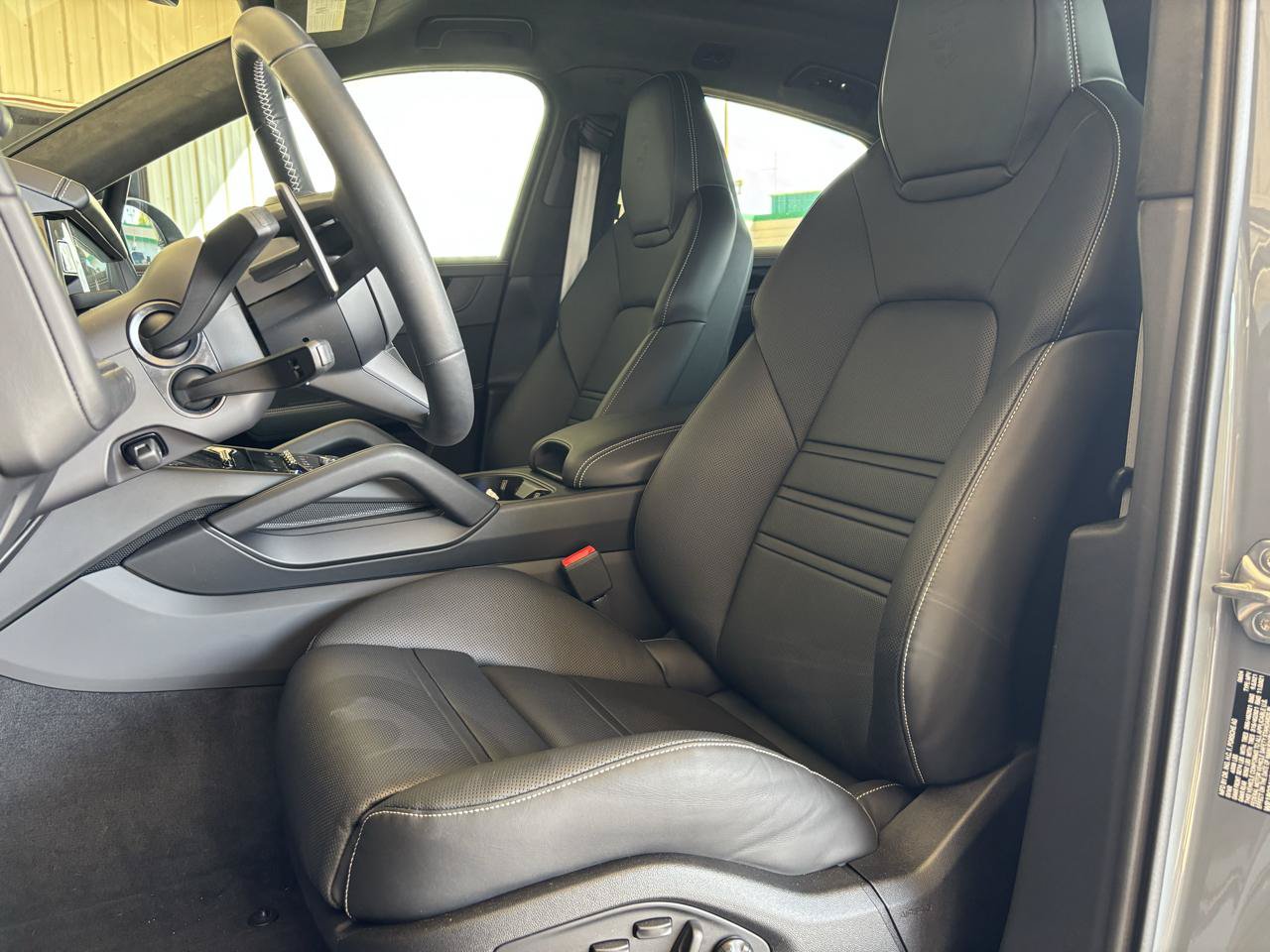 Used 2025 Porsche Cayenne GTS AWD/4WD image 14