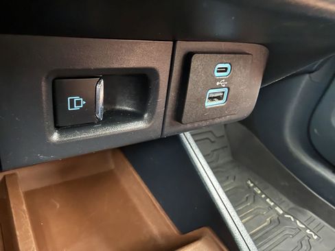 Used 2022 Ford Maverick Lariat w/ Lariat Luxury Package image 26