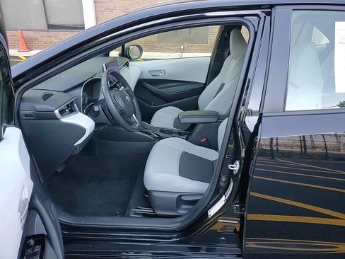 Certified 2025 Toyota Corolla SE image 11