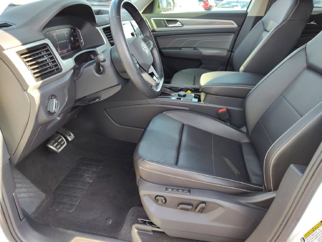 Used 2023 Volkswagen Atlas SEL R-Line AWD/4WD image 10