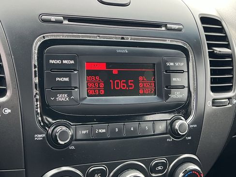 Used 2017 Kia Forte LX image 17