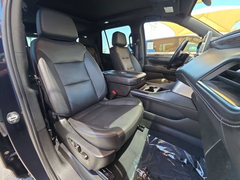 Used 2022 Chevrolet Tahoe Z71 w/ Luxury Package AWD/4WD image 29