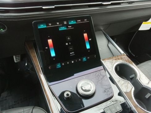 Used 2026 Cadillac Escalade Platinum Sport w/ LPO, ONYX Package image 17