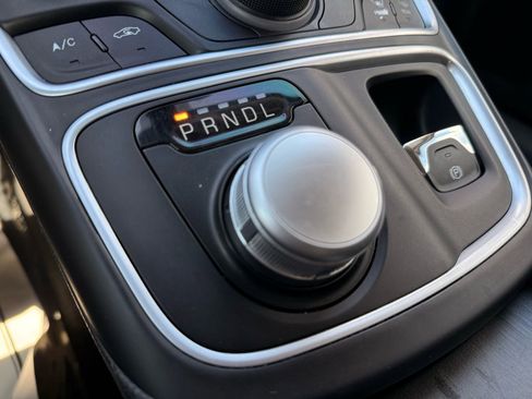 Used 2016 Chrysler 200 Limited image 22